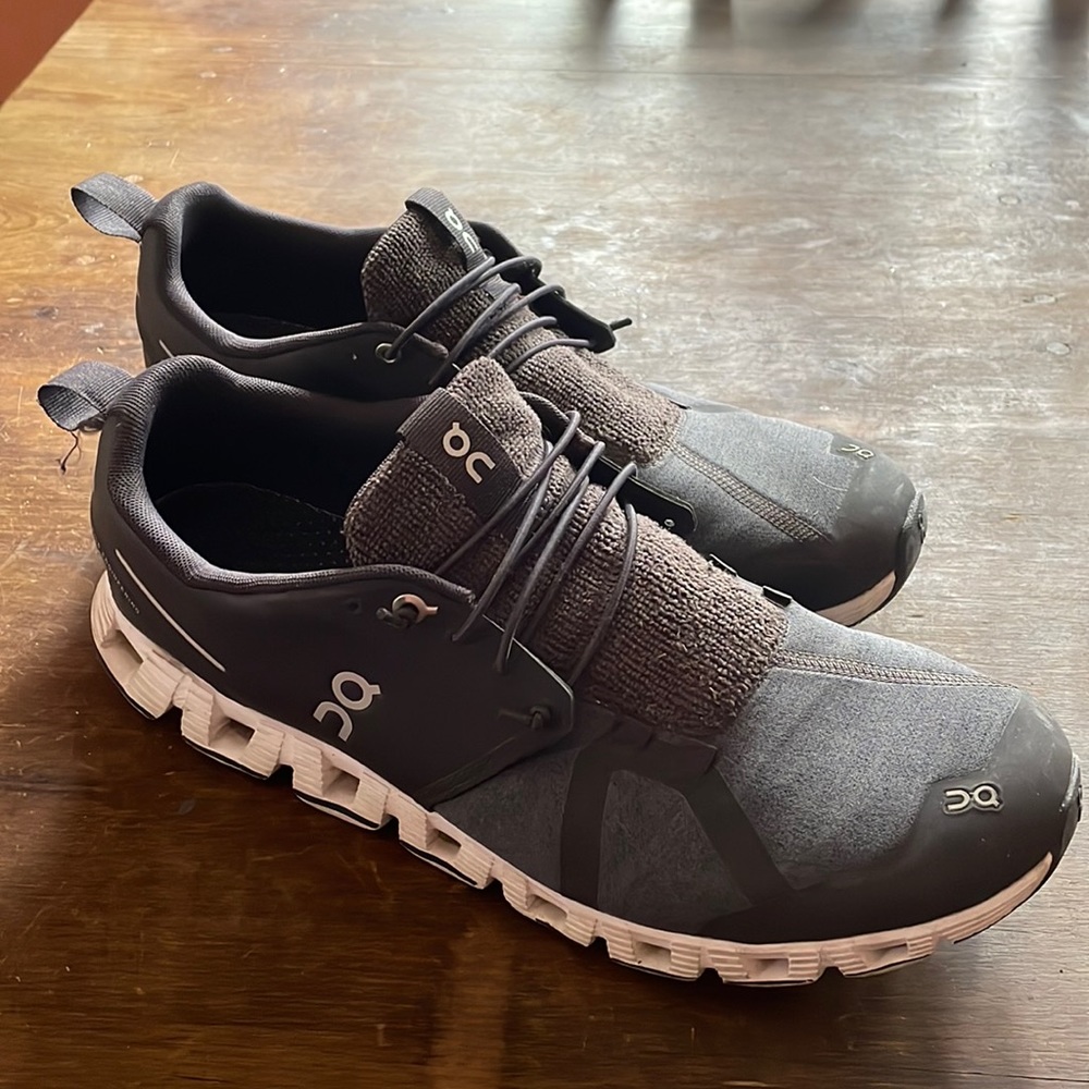On Clouds mens shoe 11.5